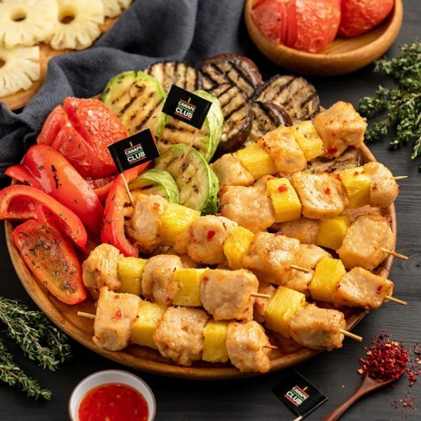 Шашлычки куриные с ананасами и овощами-гриль