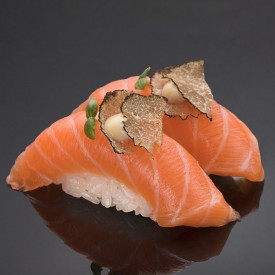 Суши лосось с трюфелем