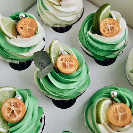 Капкейки с ягодками №11