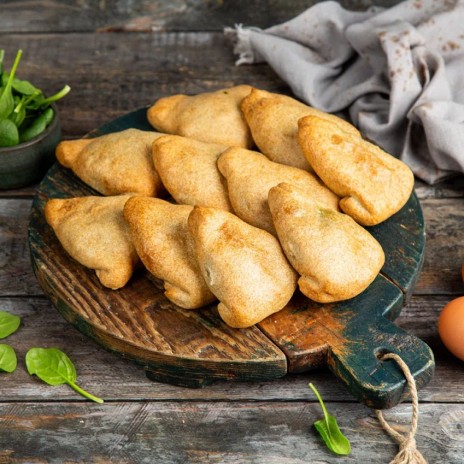 Ржаные пирожки шпинат с яйцом