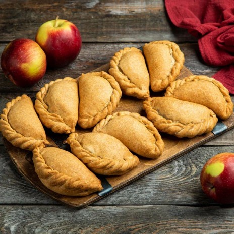 Ржаные пирожки с яблоками