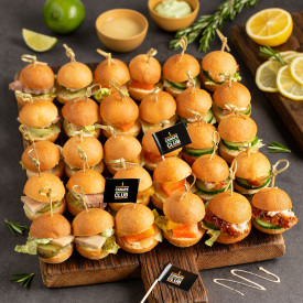 Микро-бургеры с рыбными деликатесами