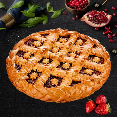 Русский пирог с клубникой