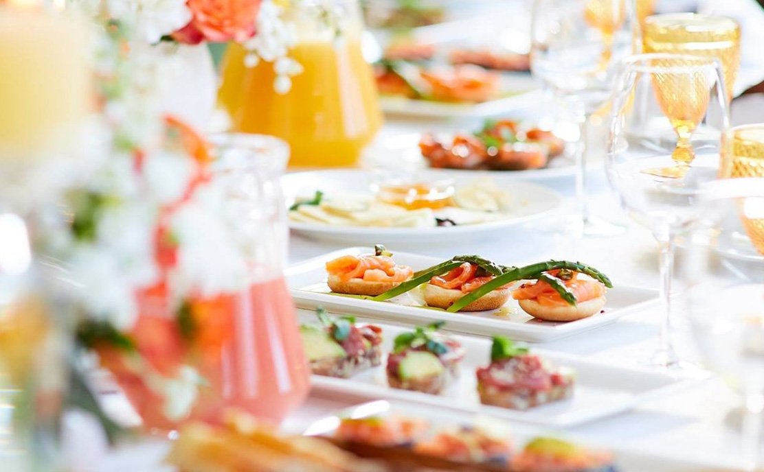 Фуршетный стол на свадьбу – самостоятельная организация в лучших традициях