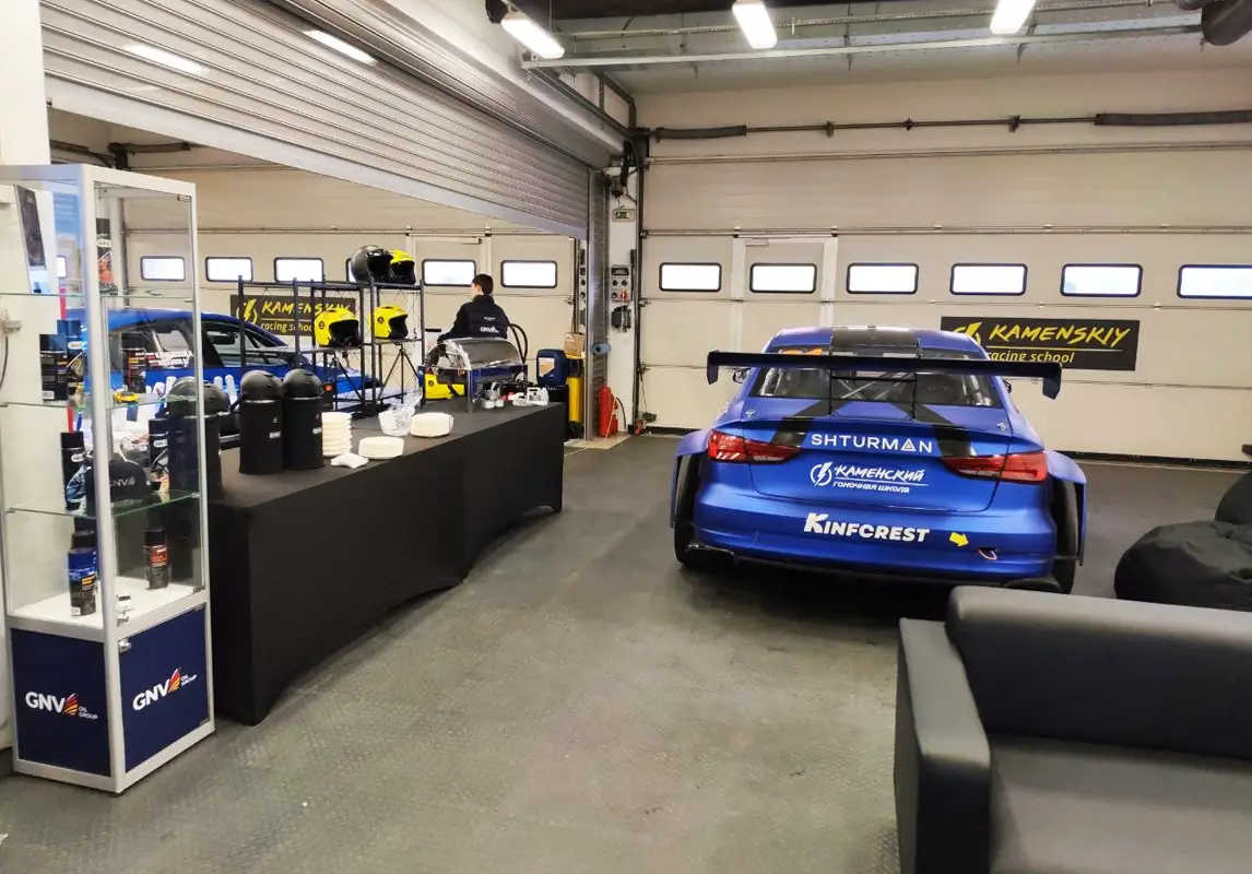 Фуршет на день рождения на автодроме Moscow Raceway